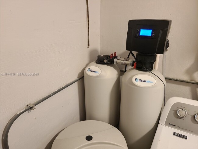 Building Photo - 4751 NW 12th Dr