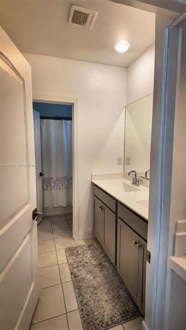 Building Photo - 1783 SE 7th Ter