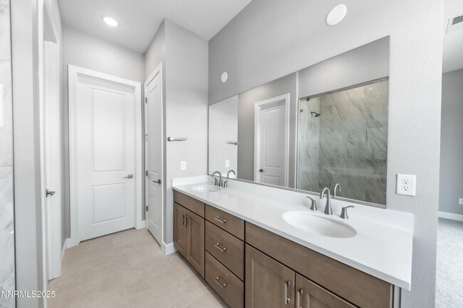 Building Photo - 1513 Golf Club Dr