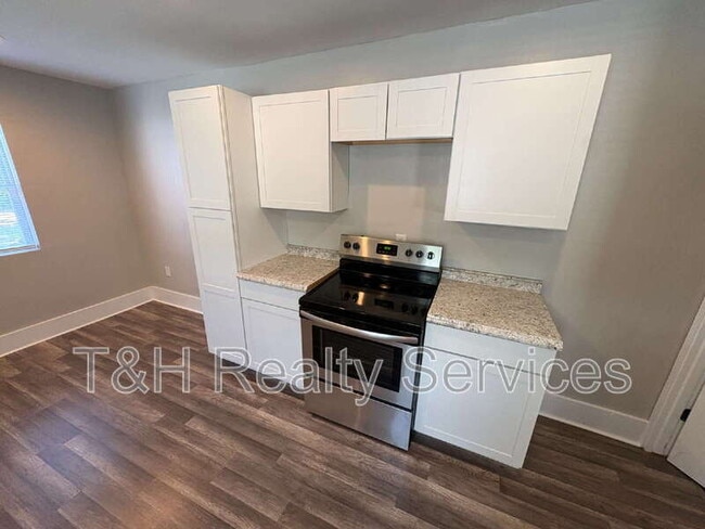 Building Photo - 3729 N Kenwood Ave