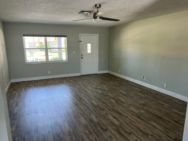 Building Photo - 516 NW 54th St