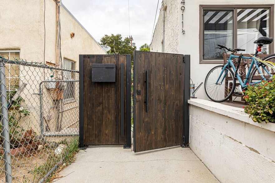 Building Photo - 4911 Granada St