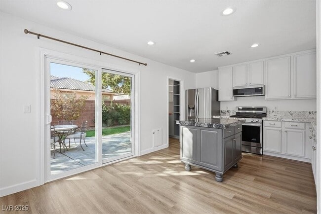 Building Photo - 11239 Tribiani Ave