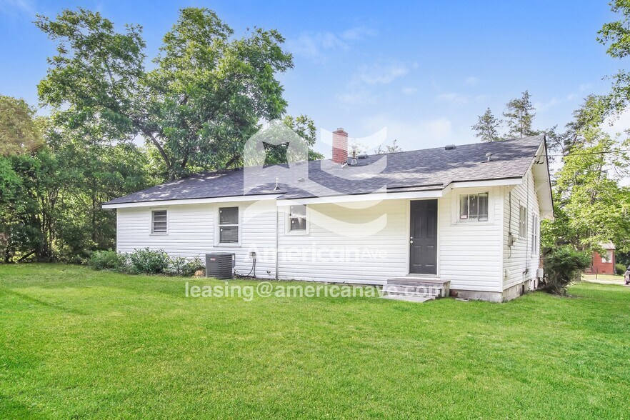 Building Photo - 2222 Harding Rd