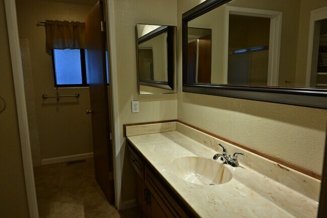 Building Photo - 2742 Romer Blvd