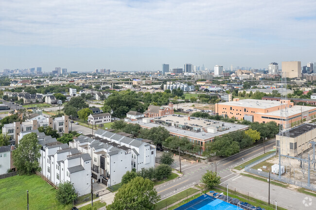 Aerial Photo - Live Oak Lofts