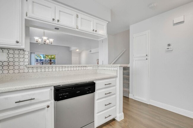 Building Photo - 4255 Taylor St