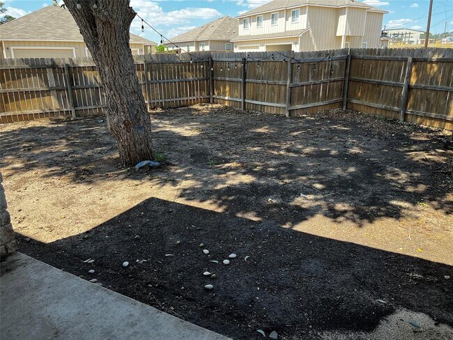 Building Photo - 105 Liberty Pl Cove