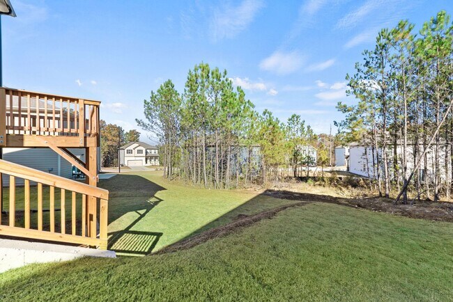 Building Photo - Victoria Heights - 5 bedroom -For Rent $2350