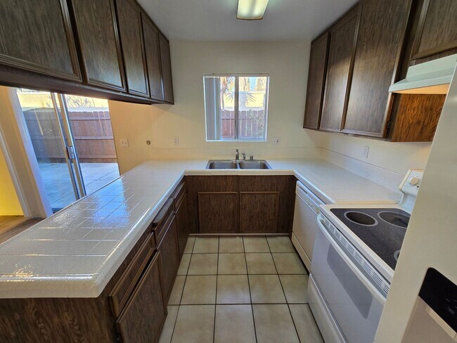 Building Photo - 7474-76 Armstrong Pl