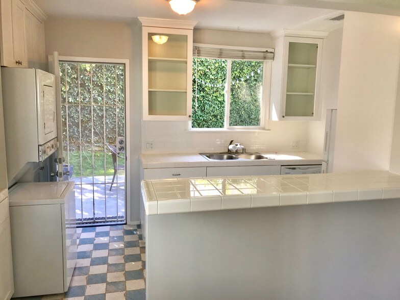Open remodeled kitchen - 1348 Manhattan Beach Blvd