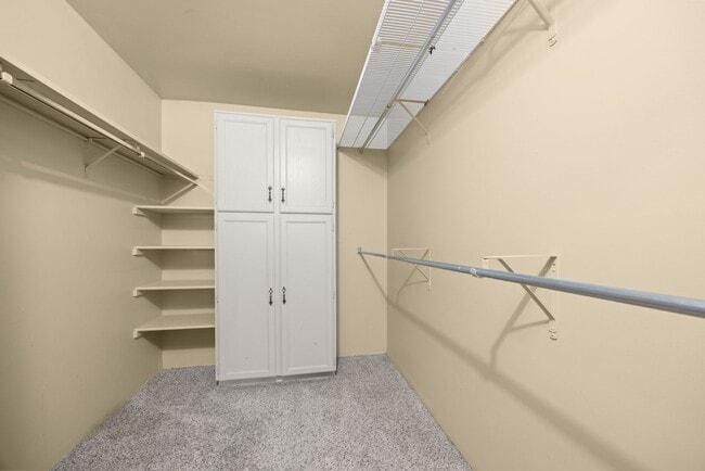 Building Photo - 3460 S Poplar St