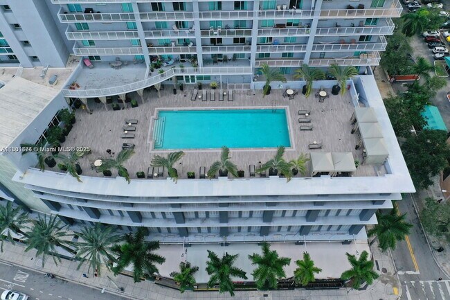 Building Photo - 1250 S Miami Ave