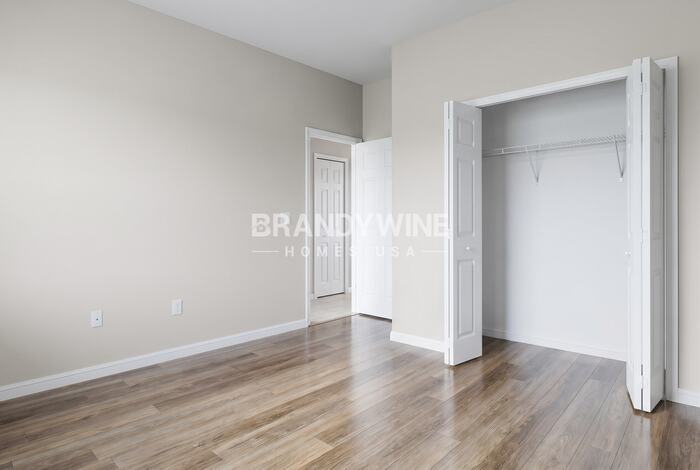 Building Photo - 5640 Marbella Dr