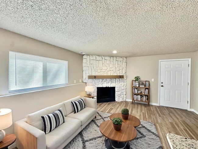 Building Photo - 351 Gahart Dr