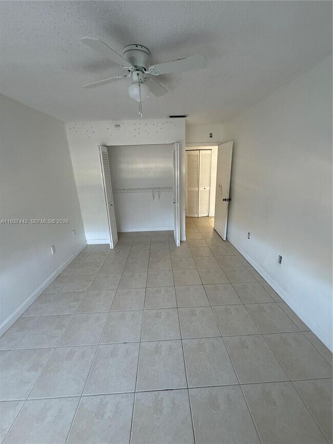 Building Photo - 625 SW 113th Way