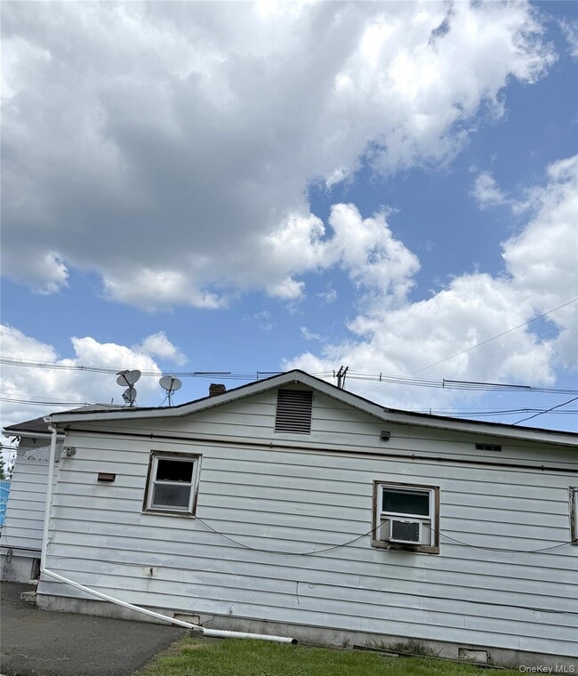 Building Photo - 135 Ramapo Rd