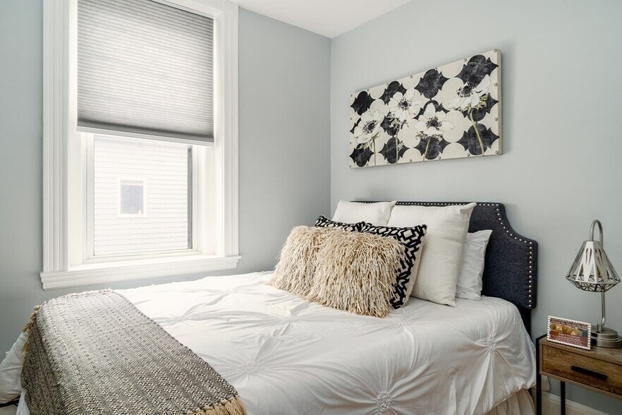 Building Photo - 116 Brook St