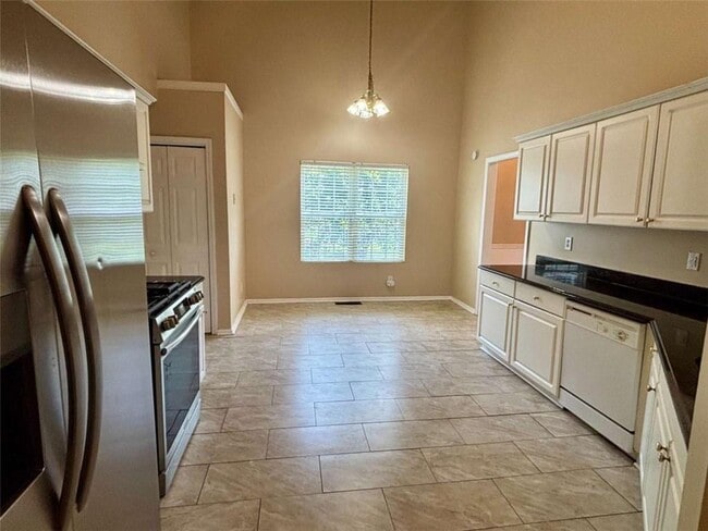 Building Photo - 540 Chandon Way