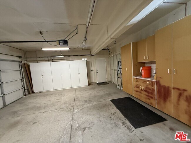 Building Photo - 3119 Fulham Ct