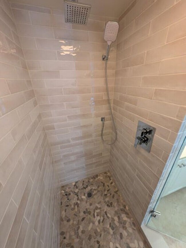 Building Photo - 1908 19th Ln