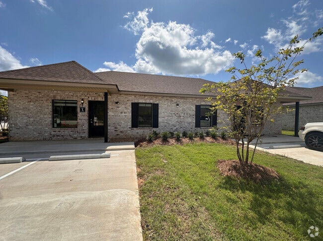 Building Photo - Woodview