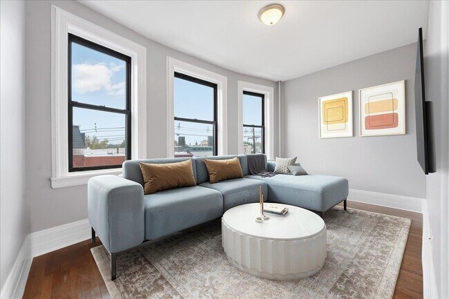 Primary Photo - 134 CLIFTON Pl