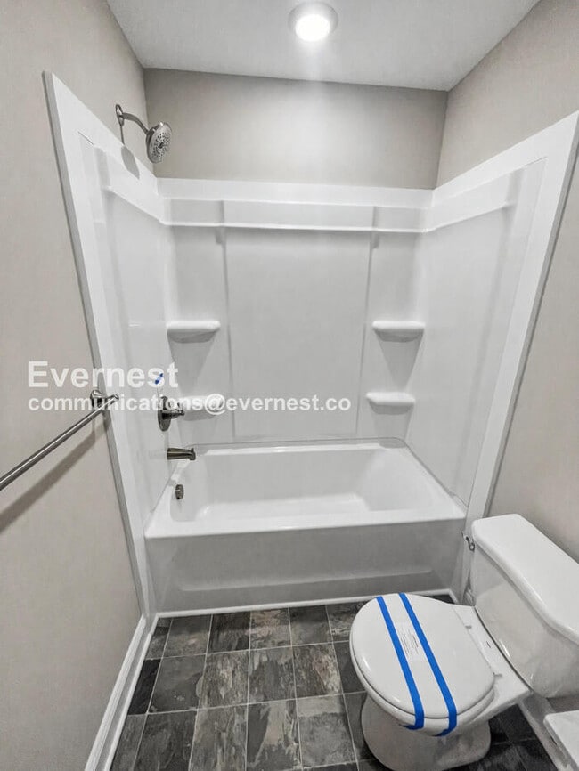 Building Photo - 3385 Polly Dr