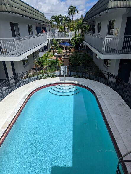 Pool 1 - 1001 SE 16th St