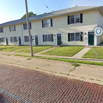Building Photo - 106 E Vine St