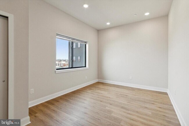 Building Photo - 2157 E Lehigh Ave