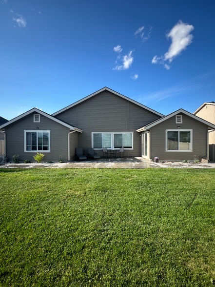 Building Photo - 3709 E Warm Creek Ave