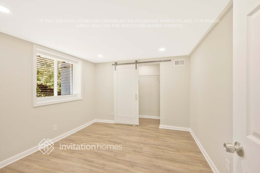 Building Photo - 4856 Torbay Dr