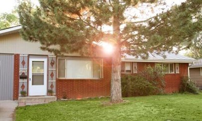 Building Photo - 409 Tedmon Dr