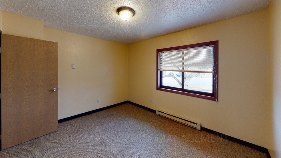 Building Photo - 2421 E Irwin St