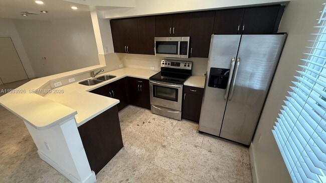 Building Photo - 2961 NE 185th St