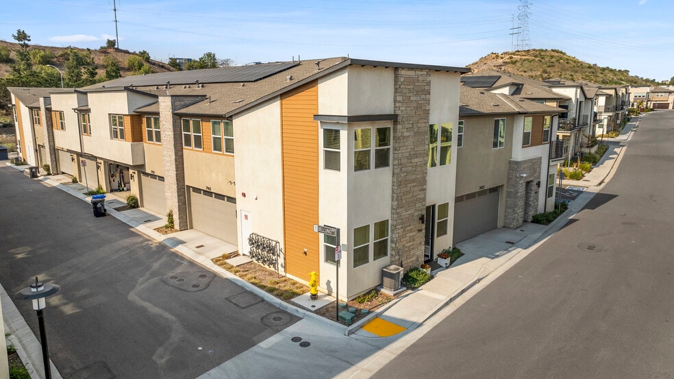 Building Photo - 7962 Belluno Way