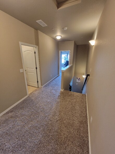 Building Photo - 3039 Upland Dr