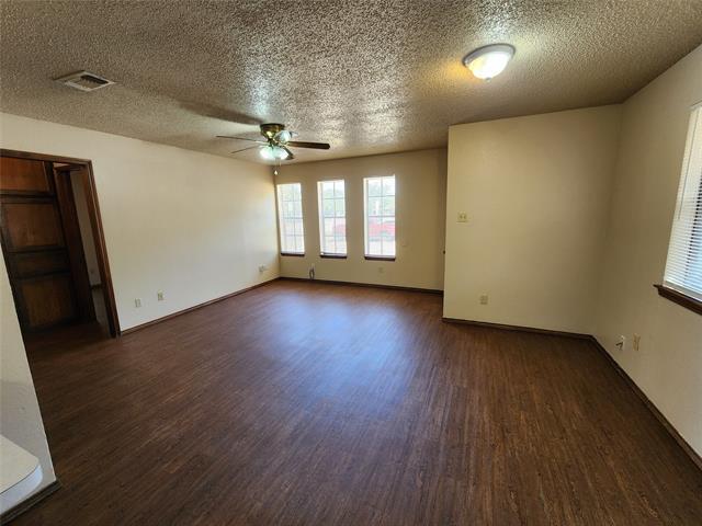 Building Photo - 3211 Eastridge Dr
