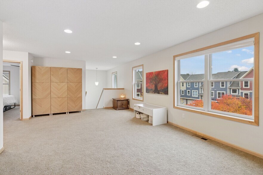 Building Photo - 10749 Falling Water Ln