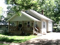 Building Photo - You'll love this 3-BR American Bungalow!