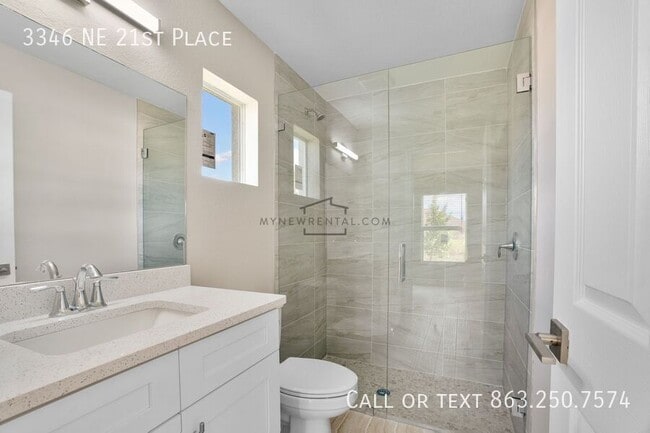 Building Photo - 3346 NE 21st Pl