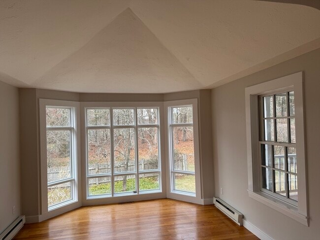 Building Photo - 396 Wellesley Ave