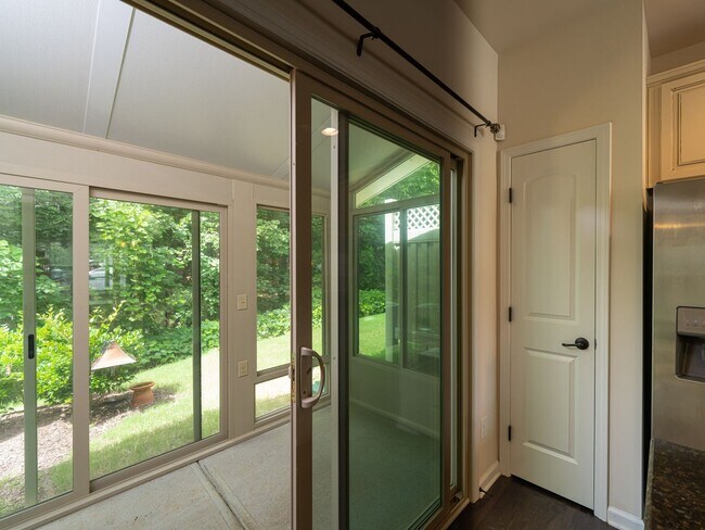 Building Photo - 2 Bedroom, 2.5 Bath Townhome w/ Loft and S...
