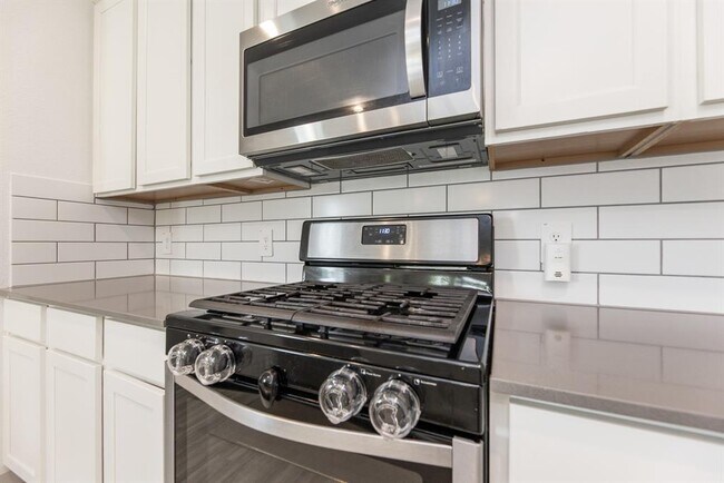 Building Photo - 6803 Telford Holw Trl