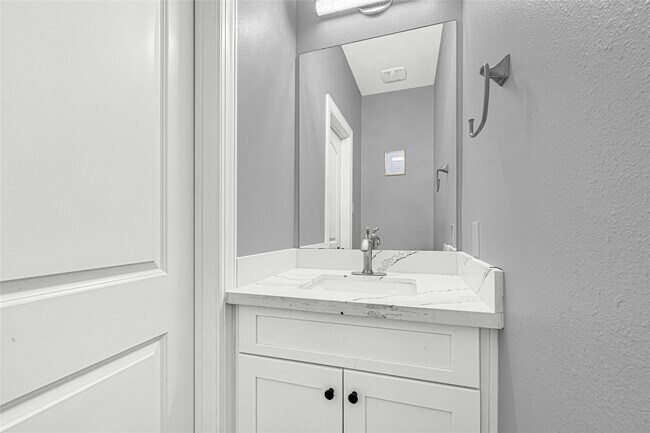 Building Photo - 15914 Tug Ct