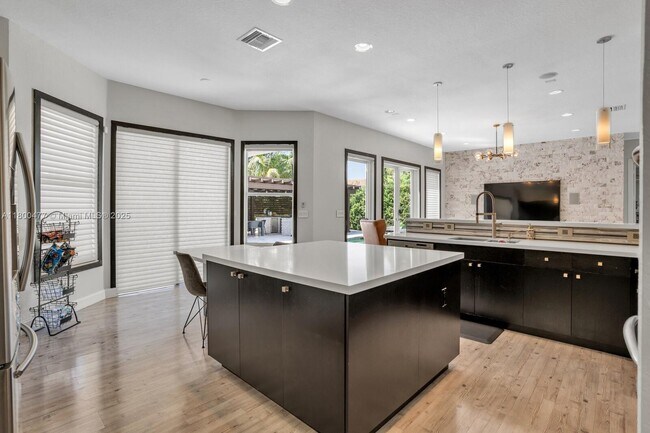Building Photo - 5258 SW 183rd Ave