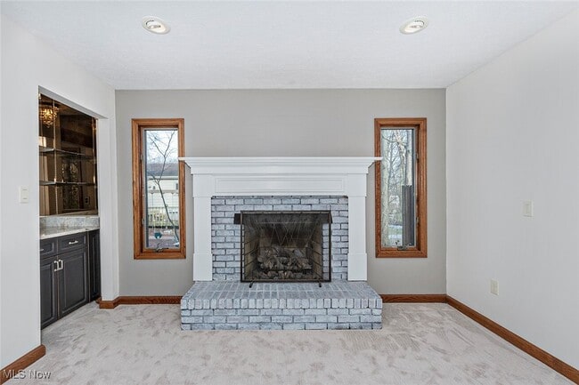 Building Photo - 6235 Sunnywood Dr