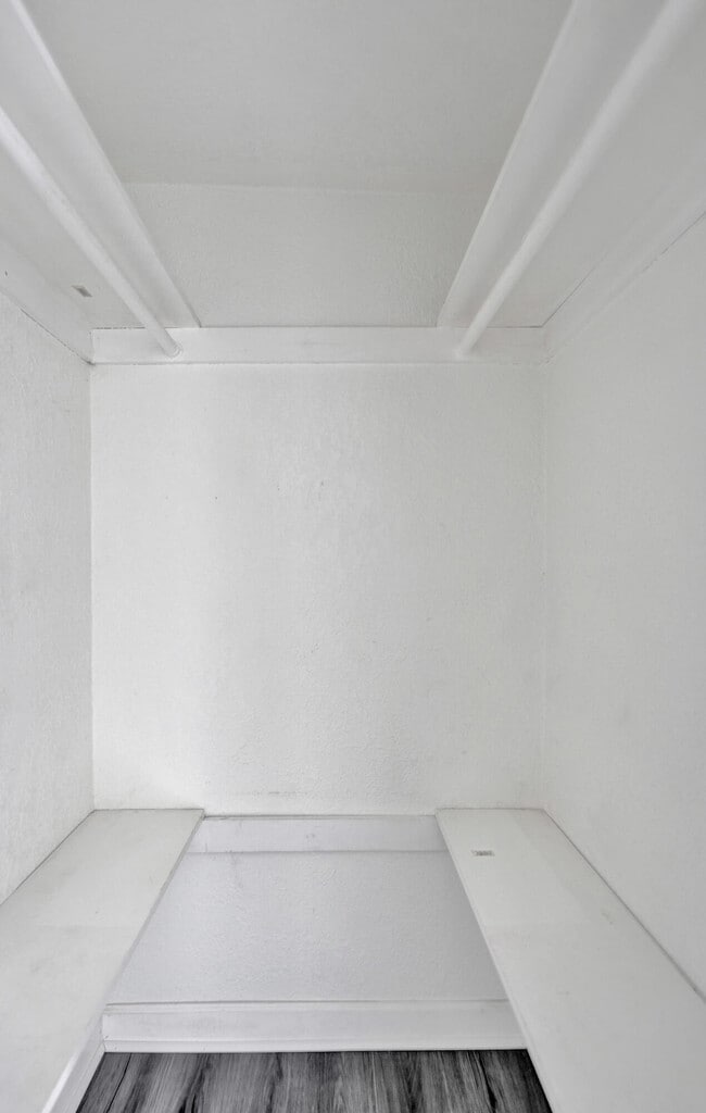 Building Photo - 234 NE 14th Ave