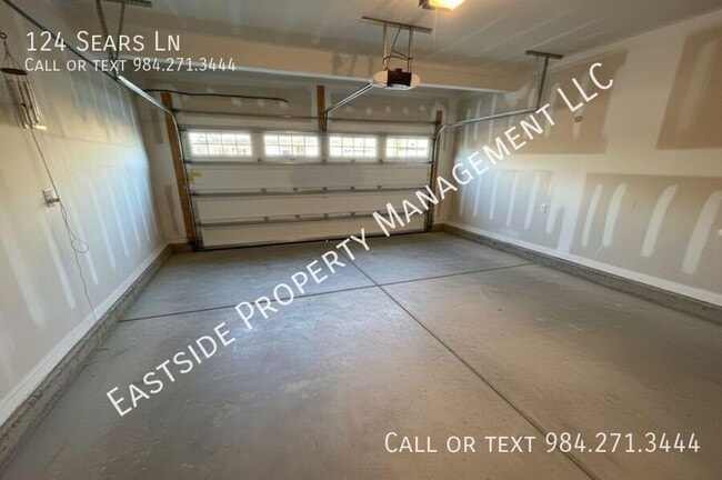 Building Photo - 124 Sears Ln